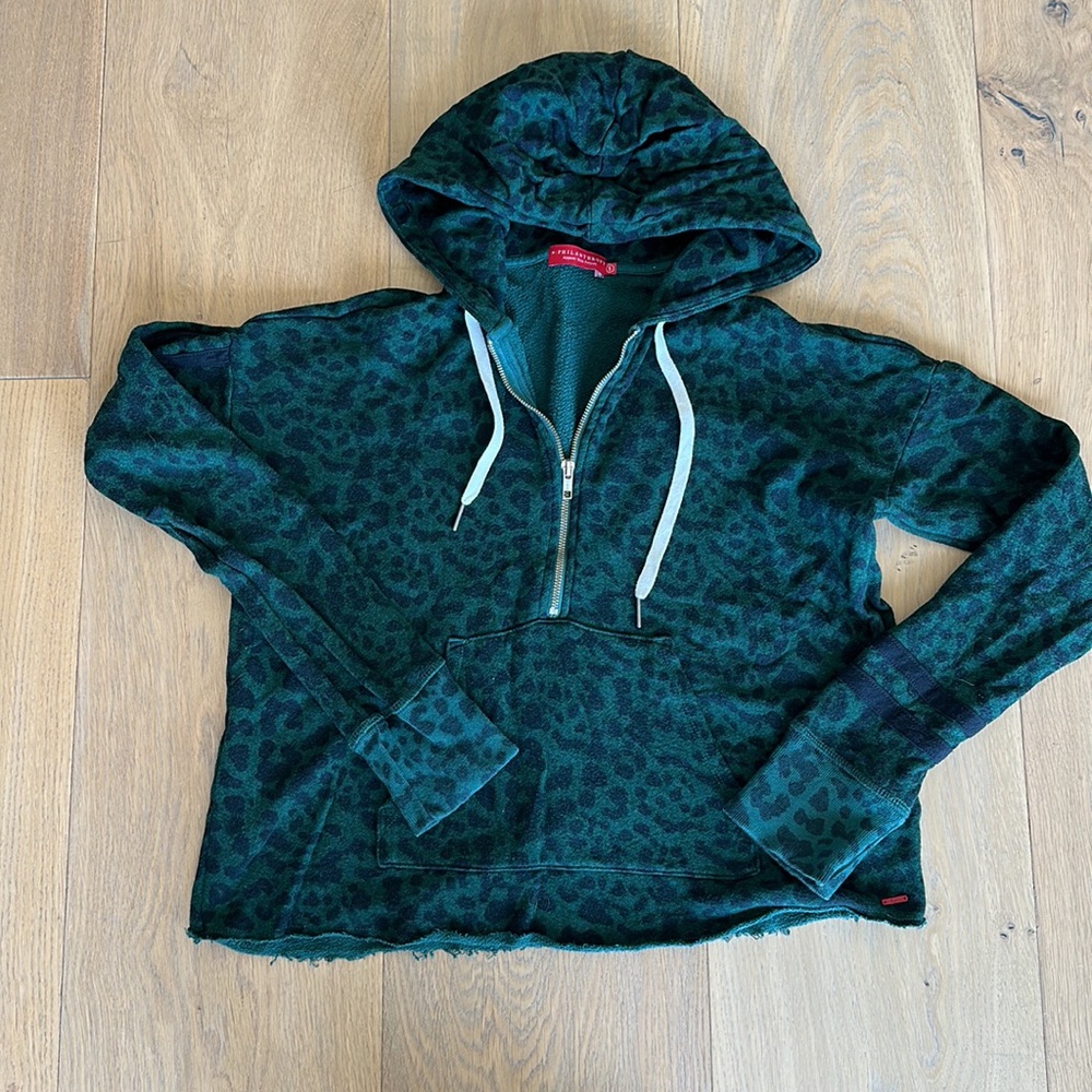 Women’s n:Philanthropy Sweatsuit - Picture 5 of 16